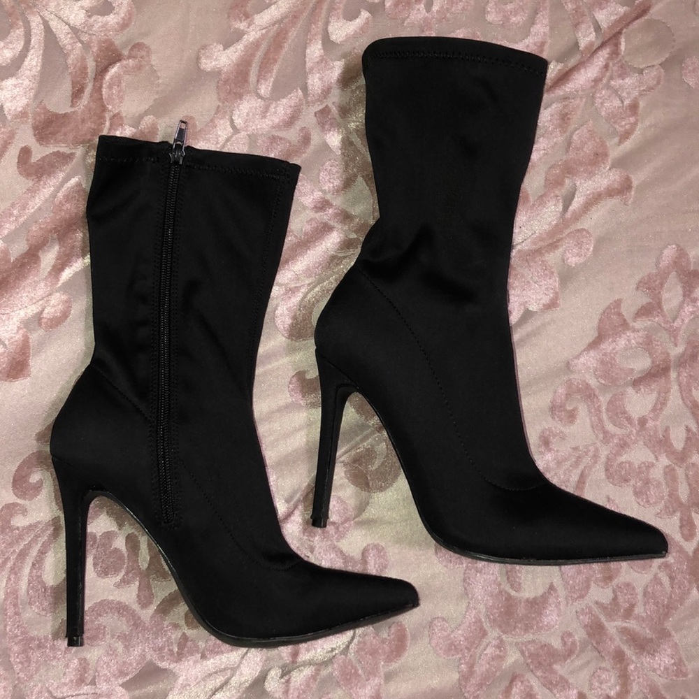 Black Point Toe Ankle Boots